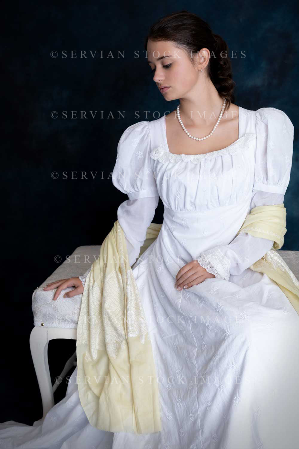 Regency woman in white muslin dress (Daisy 2699) Regency woman in white muslin dress (Daisy 2699)