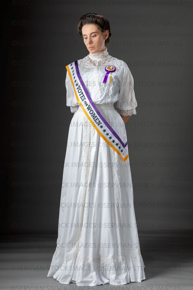 USA Suffragette from late 19th / early 20th century wearing a white lace blouse and skirt (SARAH 373)