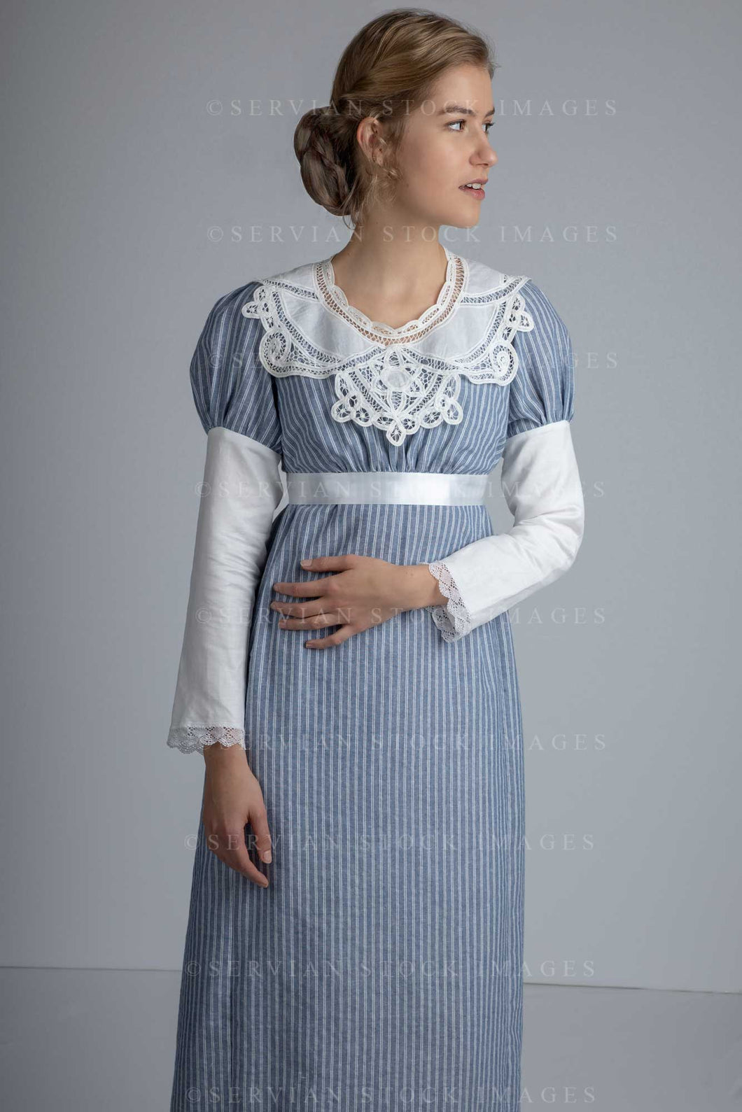 Regency woman in a striped cotton dress with a lace collar (Amalia 0609)