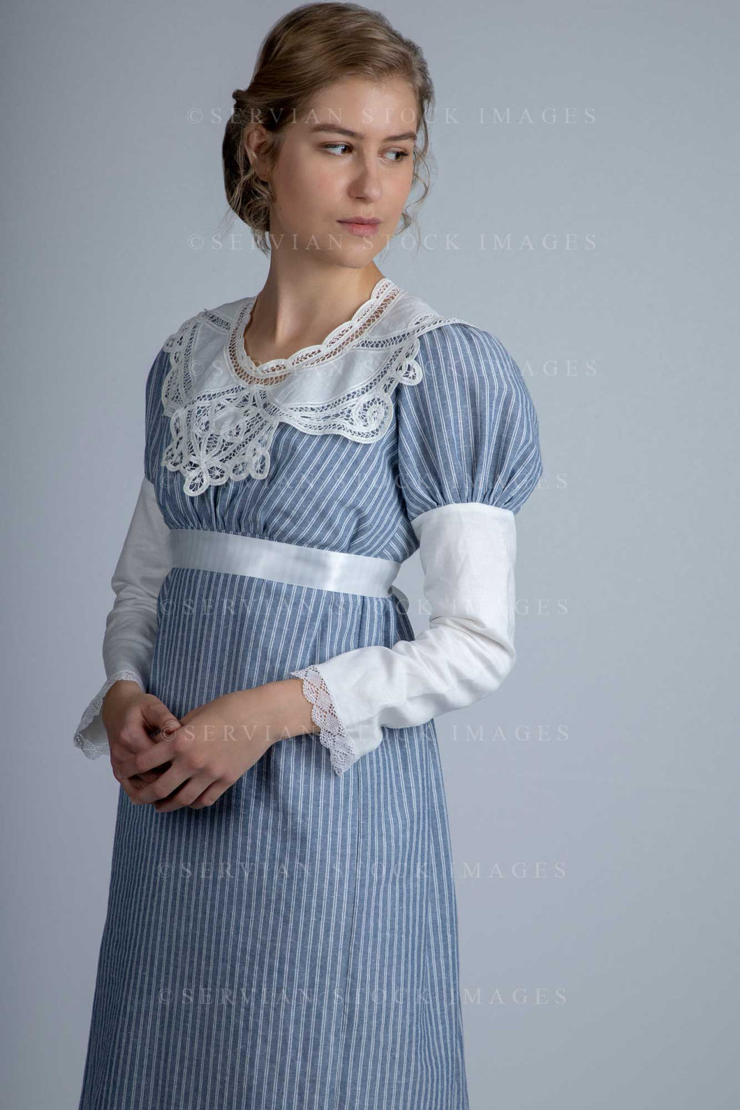 Regency woman in a striped cotton dress with a lace collar (Amalia 0616)