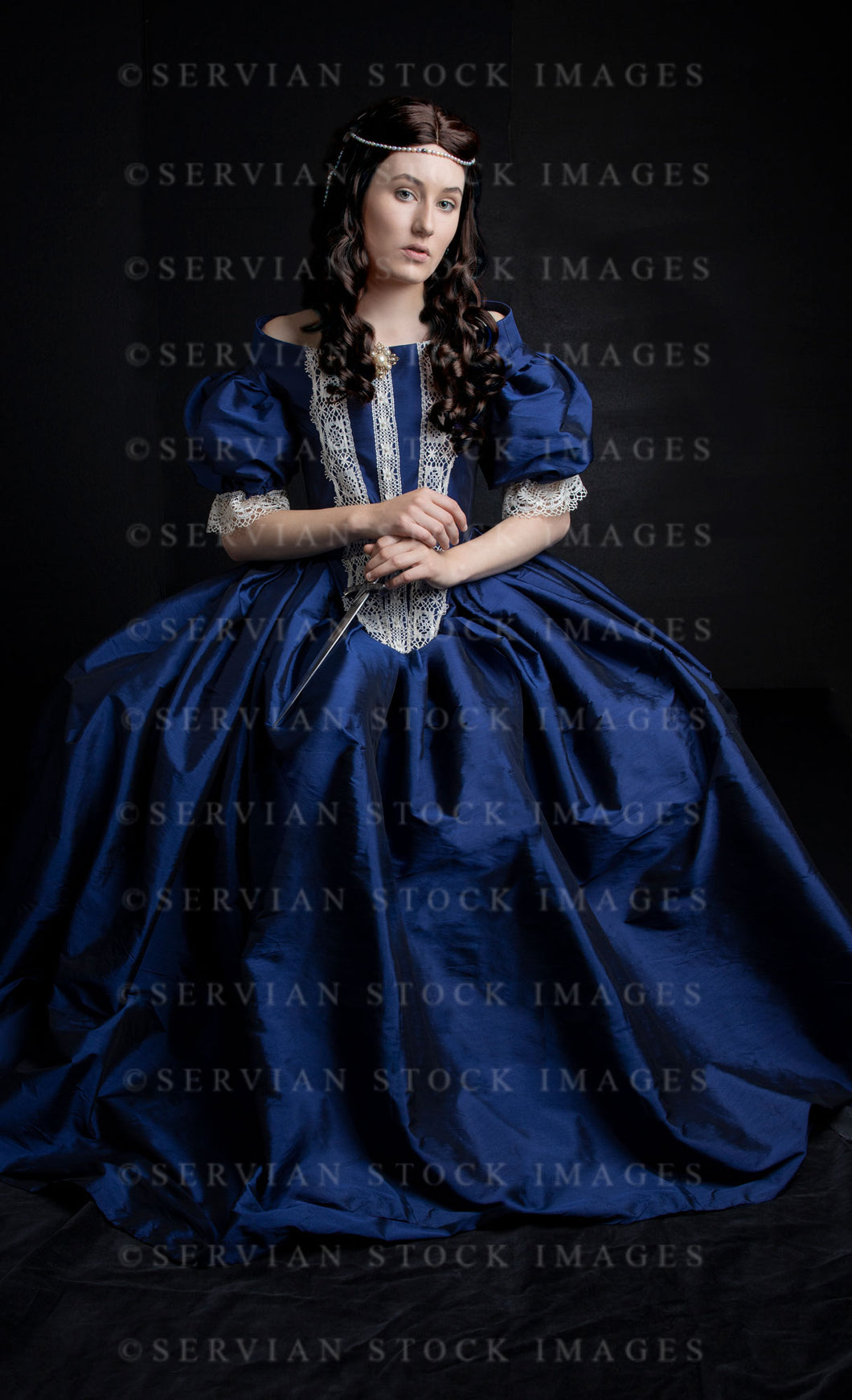 Renaissance woman wearing a blue silk dress (Olivia 0851)