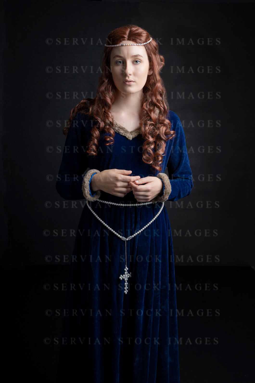 Medieval woman wearing a blue velvet dress (Olivia 0947)
