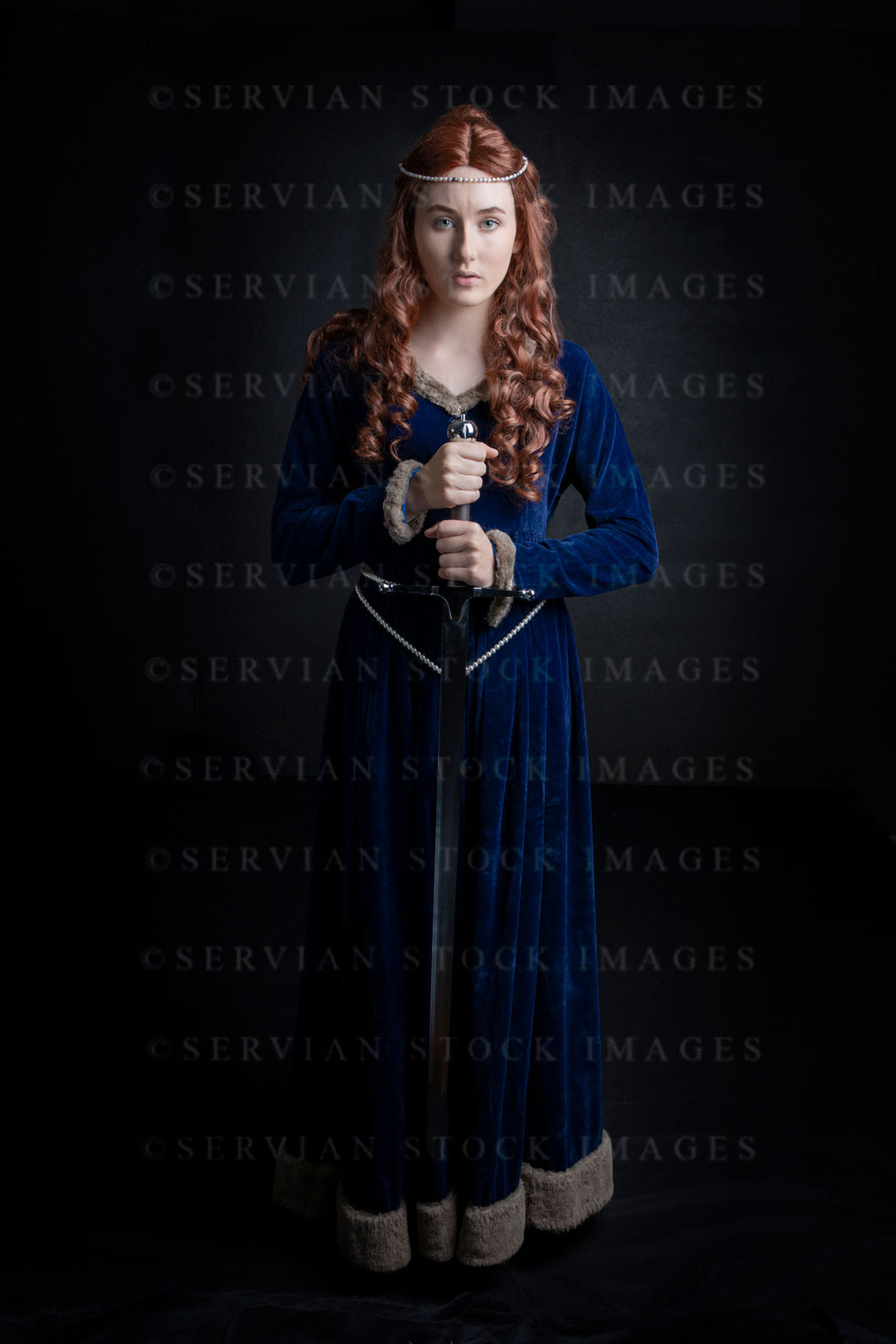 Medieval woman wearing a blue velvet dress (Olivia 0951)
