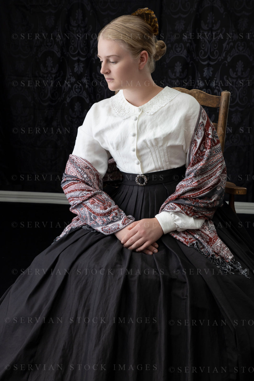 Victorian woman in a linen Garibaldi blouse and black skirt with crinoline (Bianca 0475)