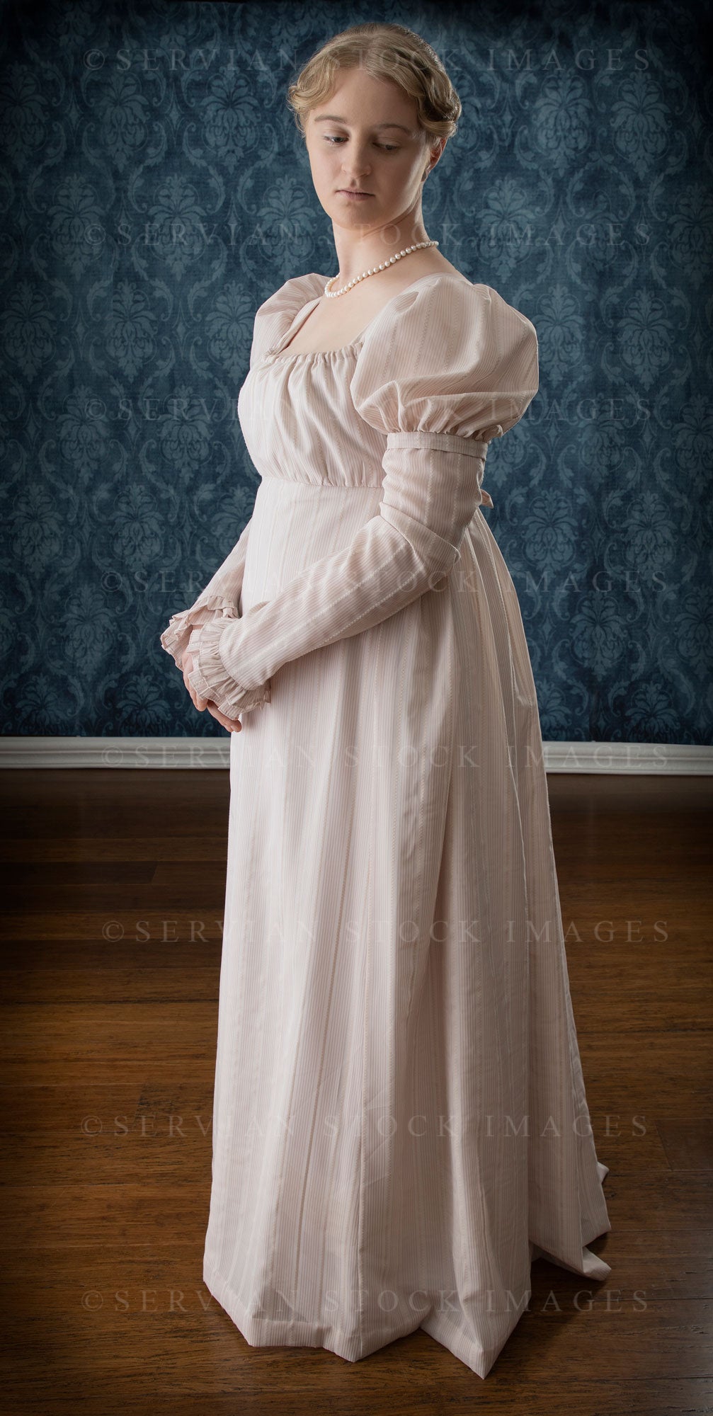 Regency woman in a pink long-sleeved dress (Bianca 1314)