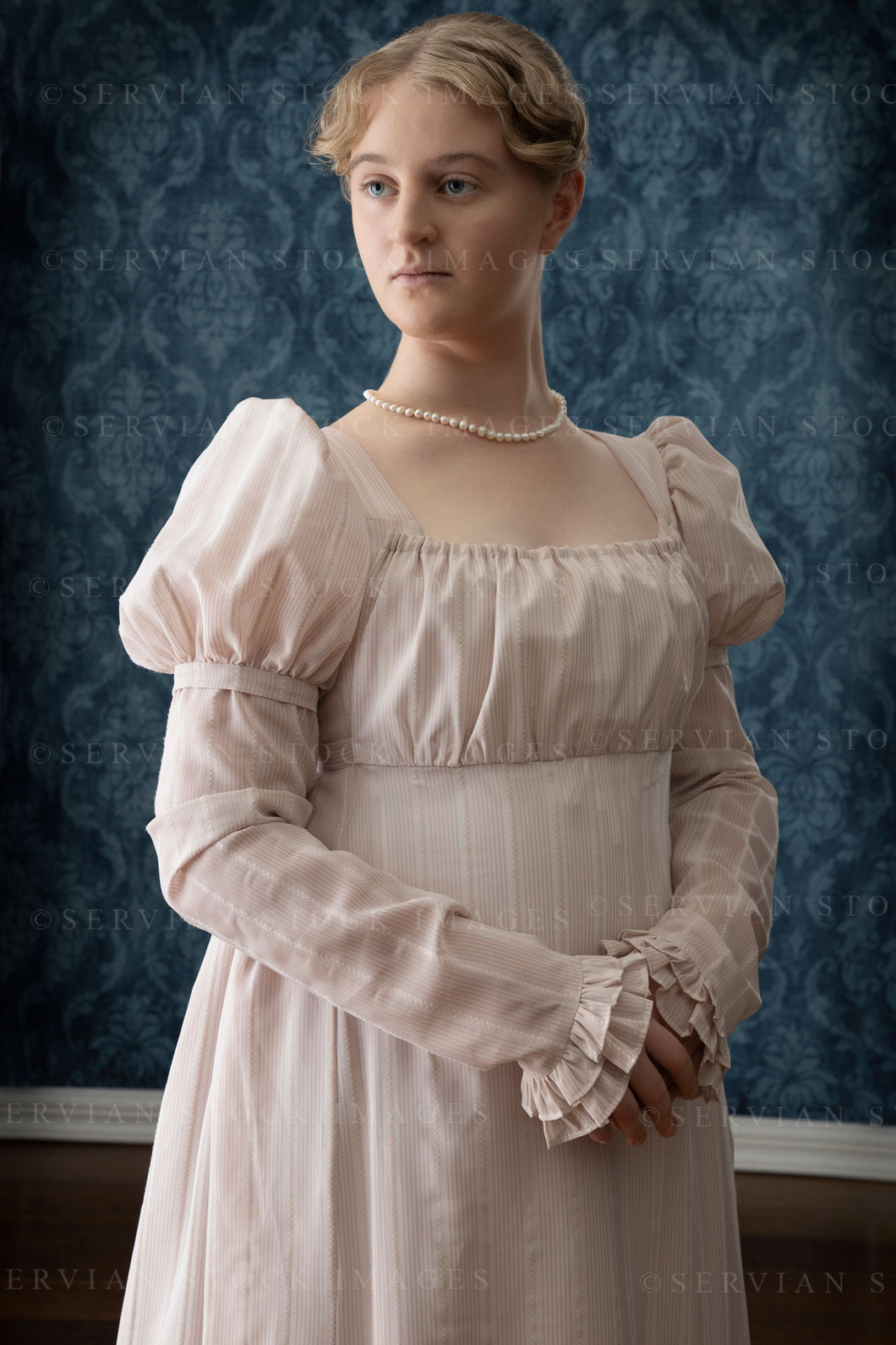 Regency woman in a pink long-sleeved dress (Bianca 1326)