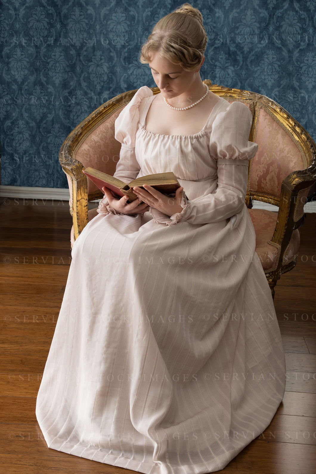 Regency woman in a pink long-sleeved dress (Bianca 1392)