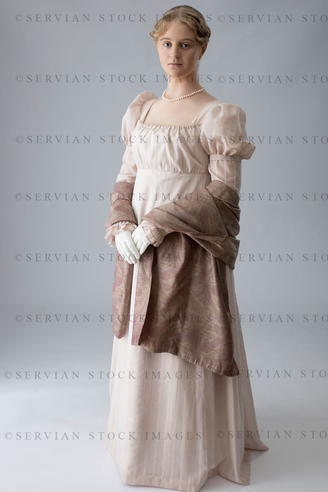 Regency woman in a pink long-sleeved dress (Bianca 1410)