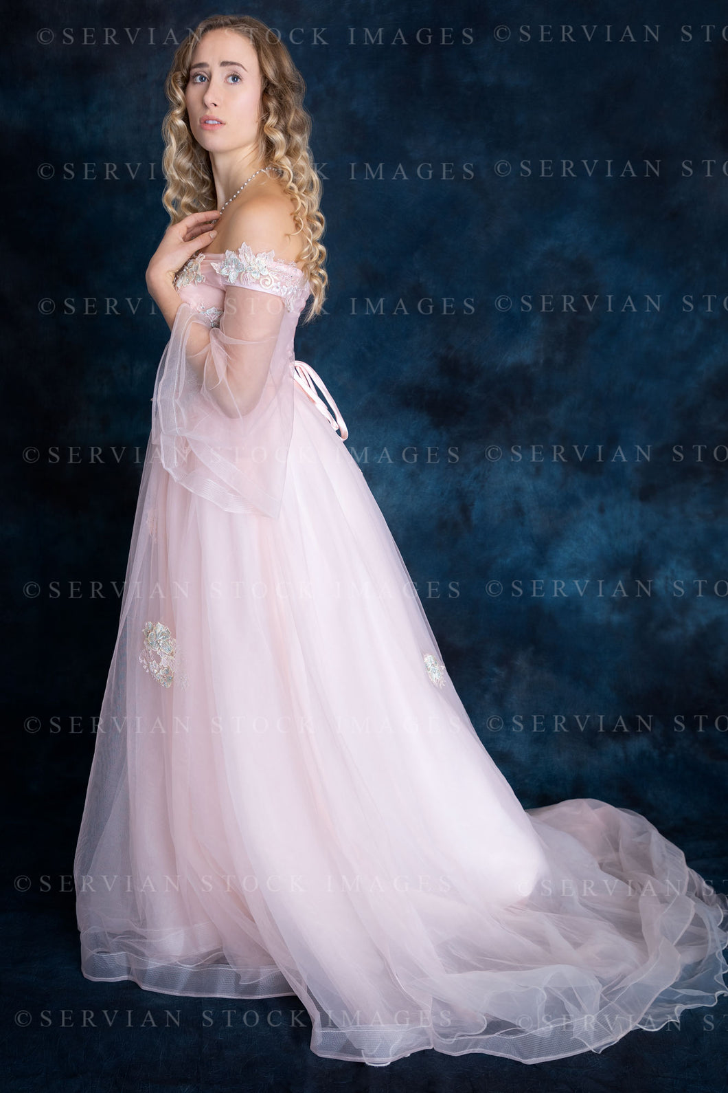 High fantasy fairy princess in a pink dress (Kat 2849)