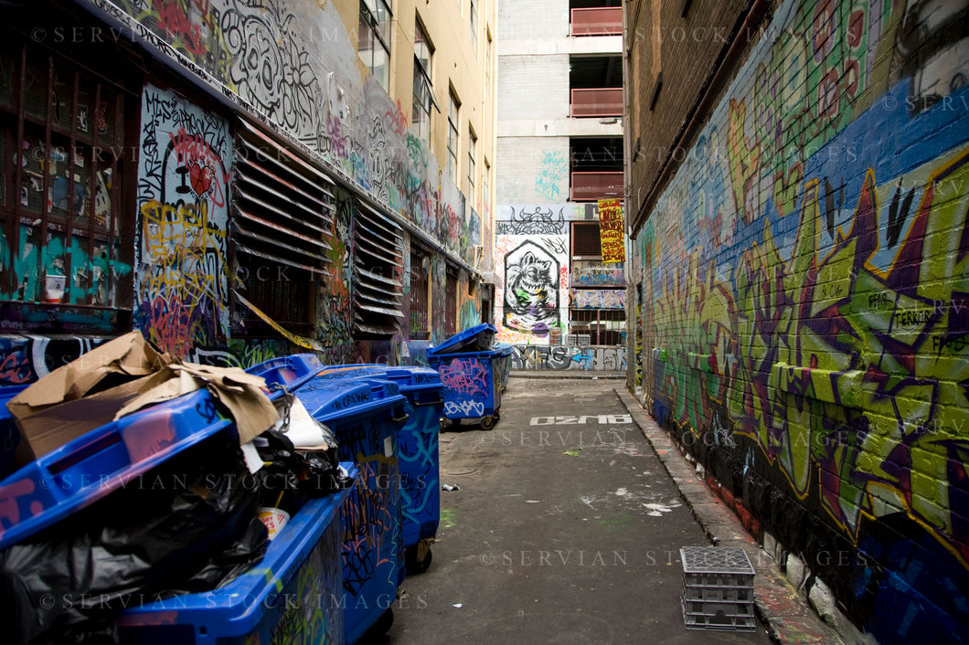 Urban background of an alleyway with graffiti (Nick 9335)