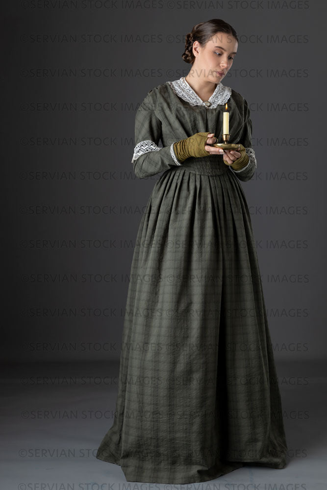 Victorian working class woman in dark green bodice and skirt (Sarah 1204)